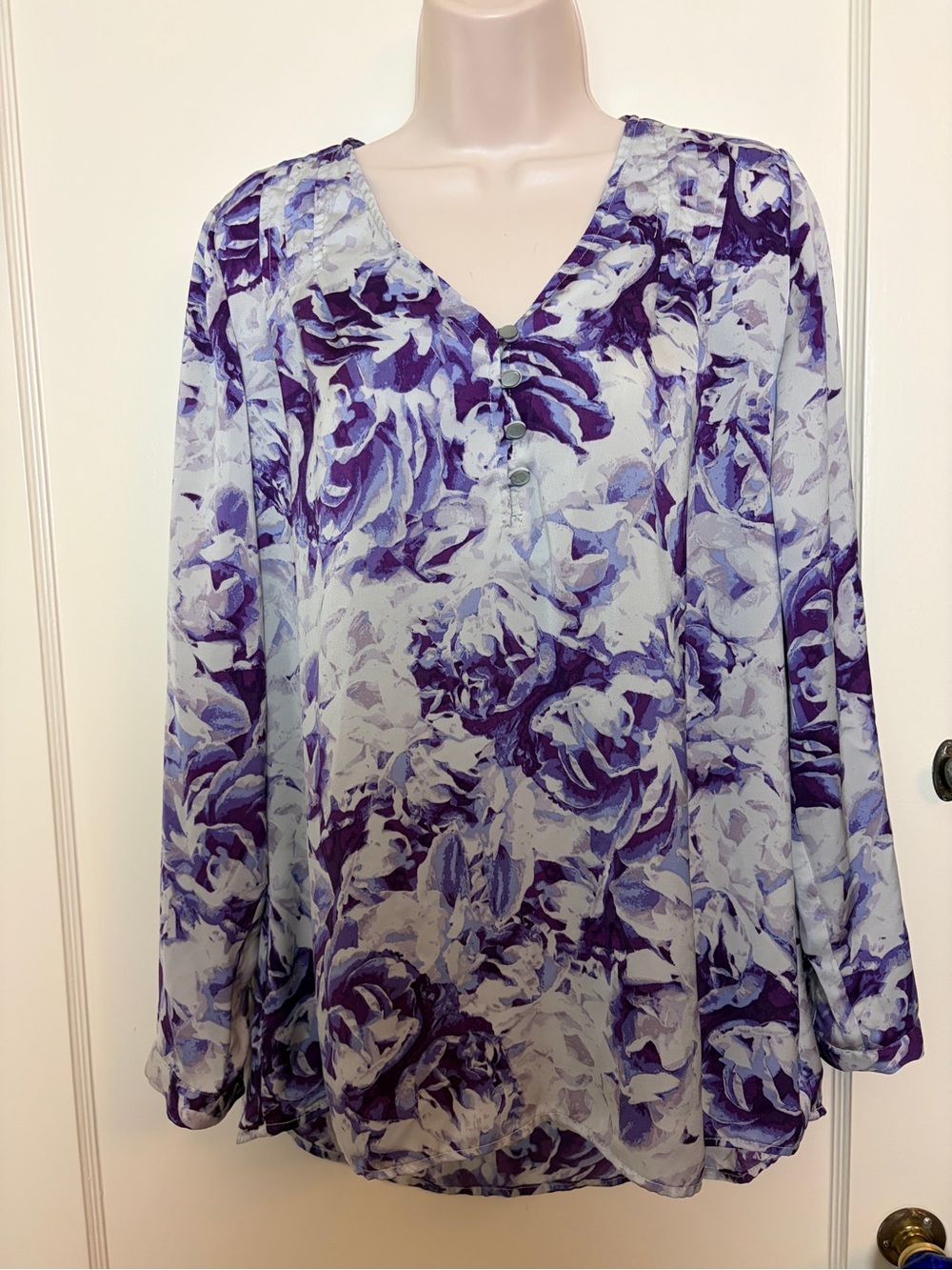 Giuliania Rancic Purple and White Flowing Hi-Lo Blouse
